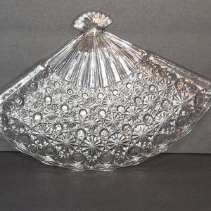 Fenton Daisy & Buttons Vintage Fan Plate